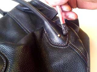 Teinture sac à main en cuir